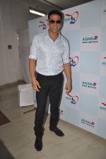 Akshay Kumar at Asian Heart Institute CSR initiative launch in Shanmukhanand Hall, Mumbai on 22nd Sept 2011 (27).JPG